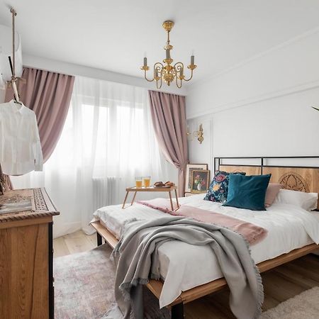 Eclectic 3 Bedroom Calea Victoriei By Urbanesq Bucureşti Ngoại thất bức ảnh