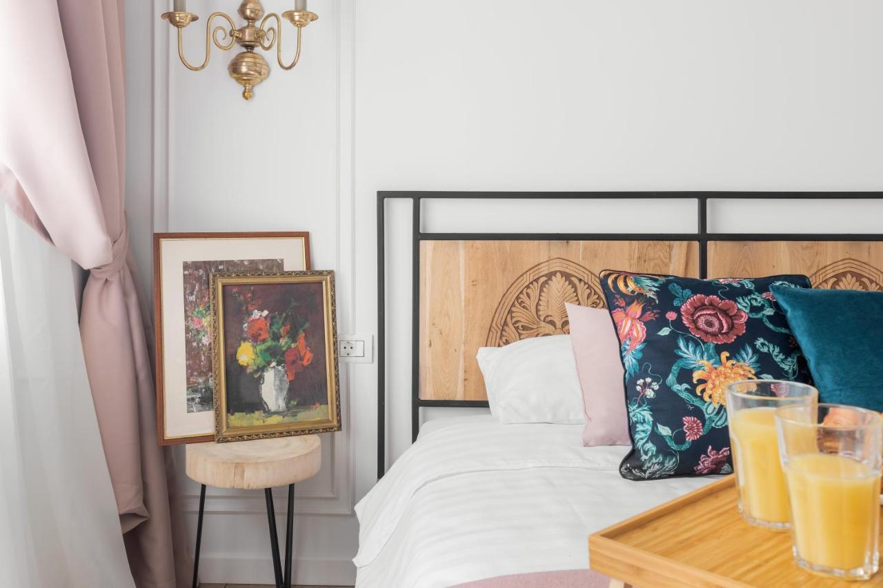 Eclectic 3 Bedroom Calea Victoriei By Urbanesq Bucureşti Ngoại thất bức ảnh