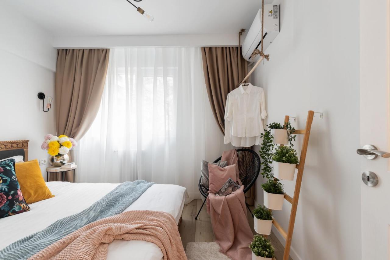 Eclectic 3 Bedroom Calea Victoriei By Urbanesq Bucureşti Ngoại thất bức ảnh