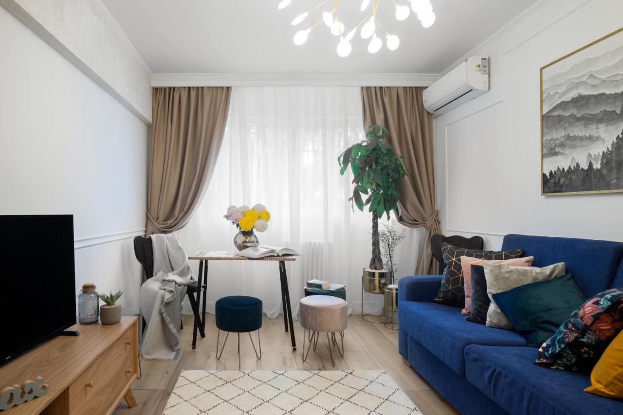 Eclectic 3 Bedroom Calea Victoriei By Urbanesq Bucureşti Ngoại thất bức ảnh