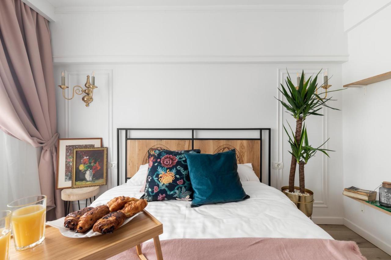Eclectic 3 Bedroom Calea Victoriei By Urbanesq Bucureşti Ngoại thất bức ảnh