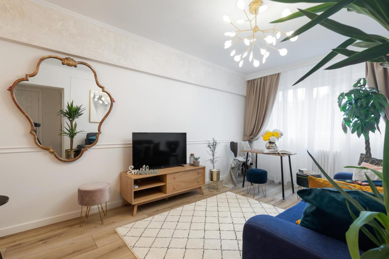 Eclectic 3 Bedroom Calea Victoriei By Urbanesq Bucureşti Ngoại thất bức ảnh