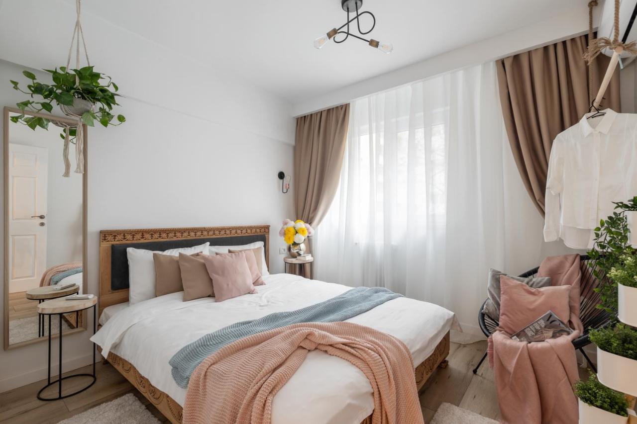 Eclectic 3 Bedroom Calea Victoriei By Urbanesq Bucureşti Ngoại thất bức ảnh